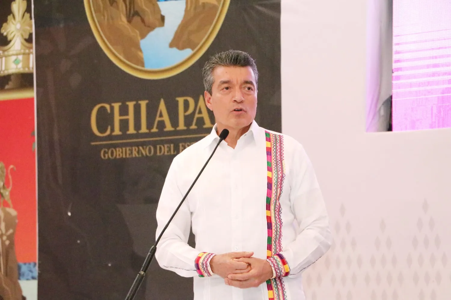 Pide Rutilio Escandón a servidores públicos redoblar el paso para atender necesidades del pueblo