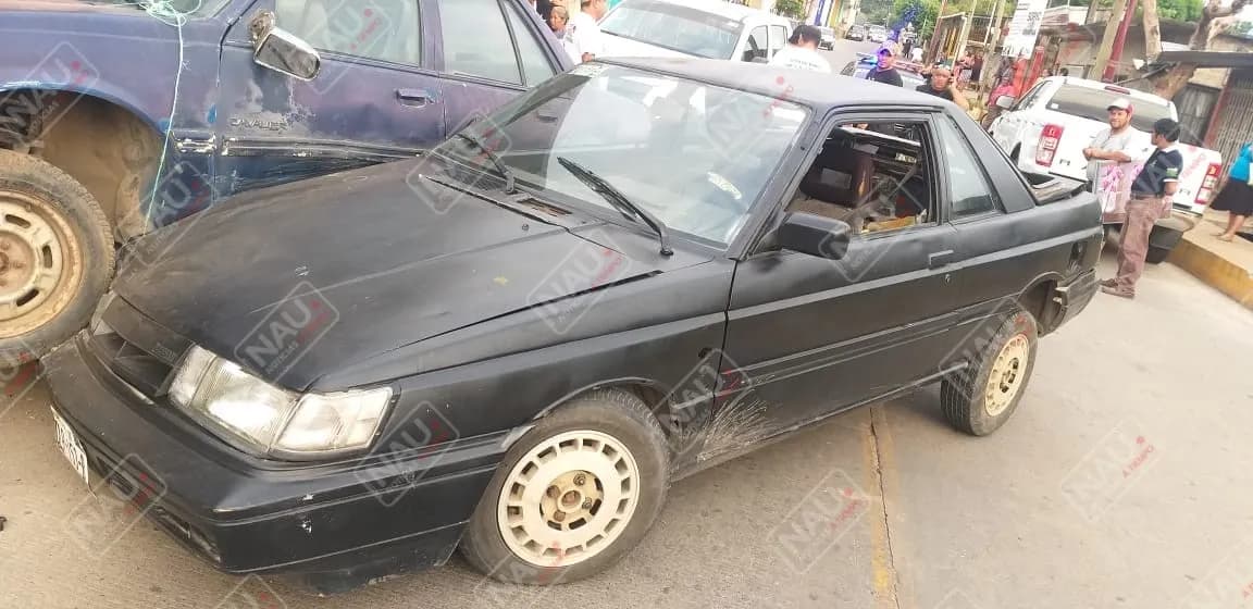 Choca contra vehículo estacionado