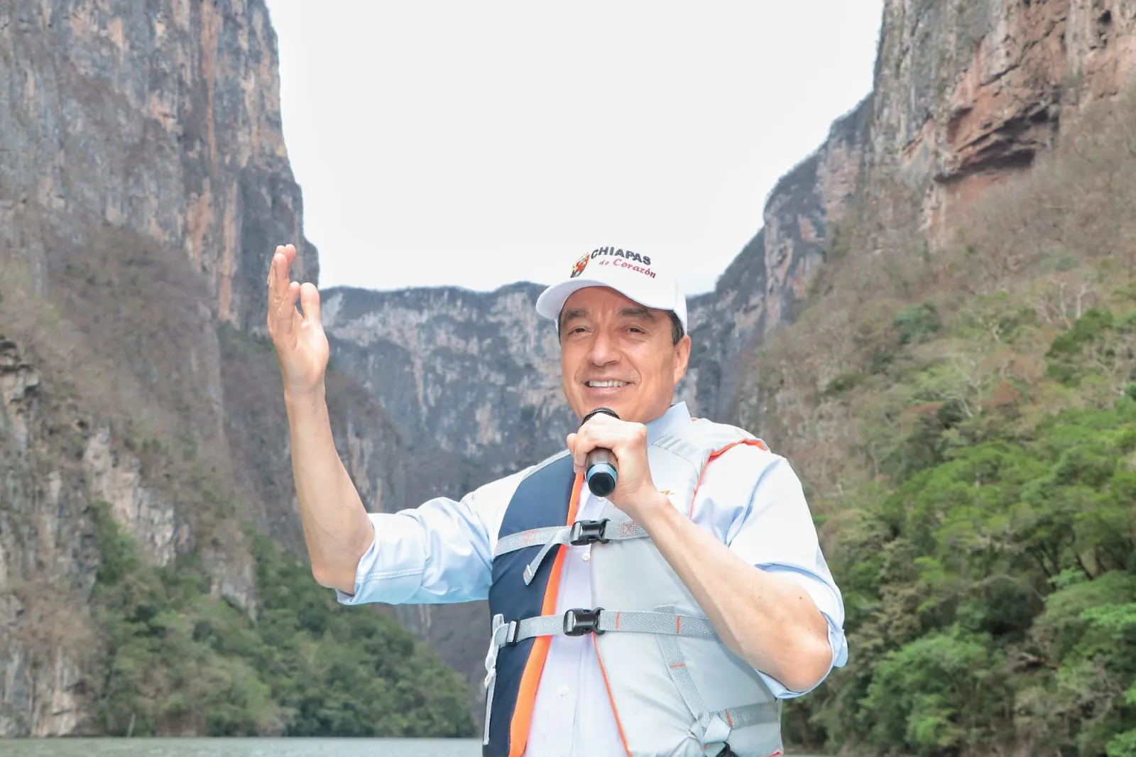 Supervisa Gobernador los trabajos de limpieza permanente en el Cañón del Sumidero