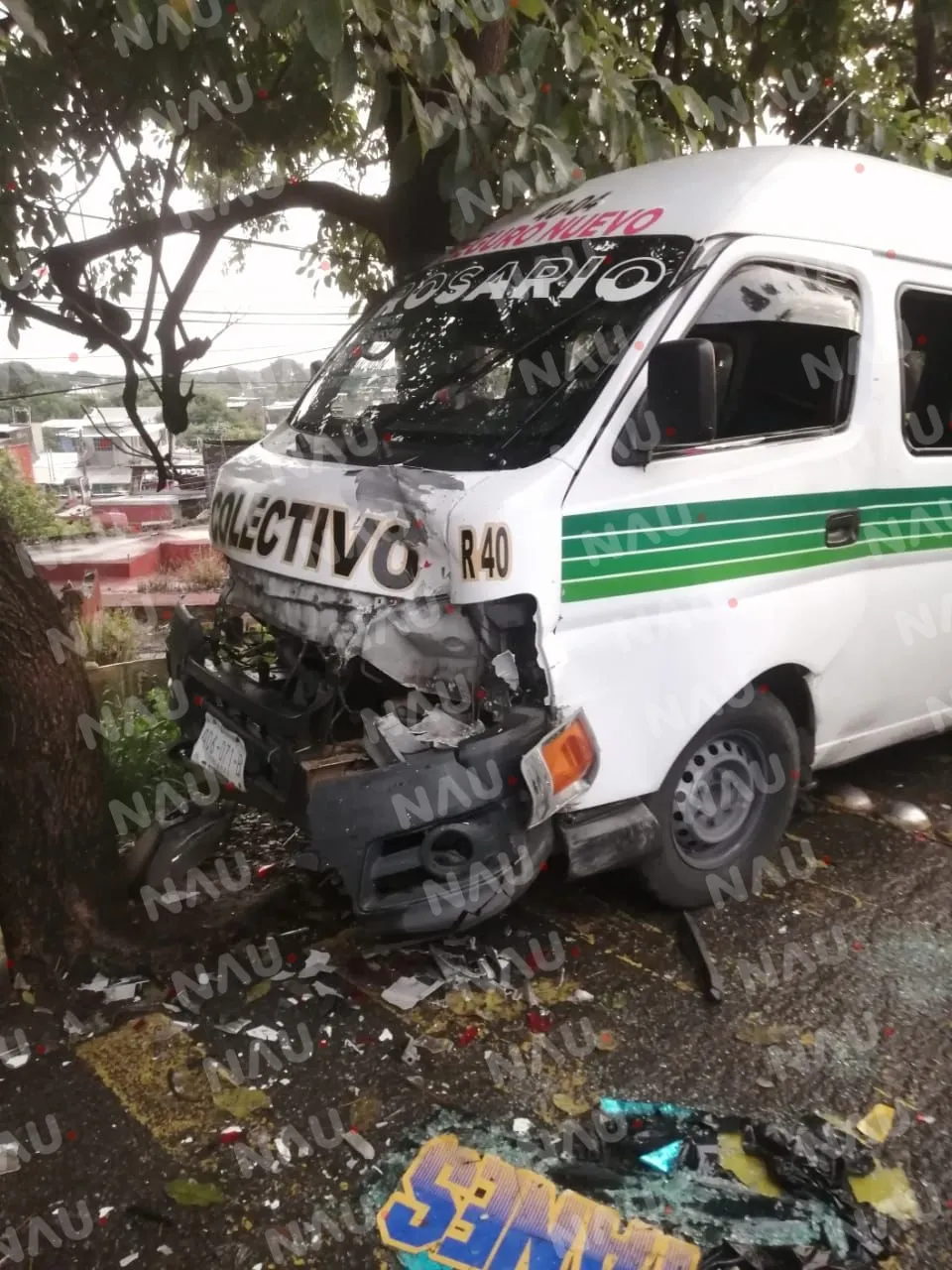 10 lesionados dejan un accidente de tres vehículos