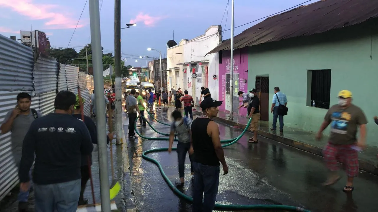 SANITIZAN LA 10ª. NORTE EN PREVENCIÓN DEL COVID-19