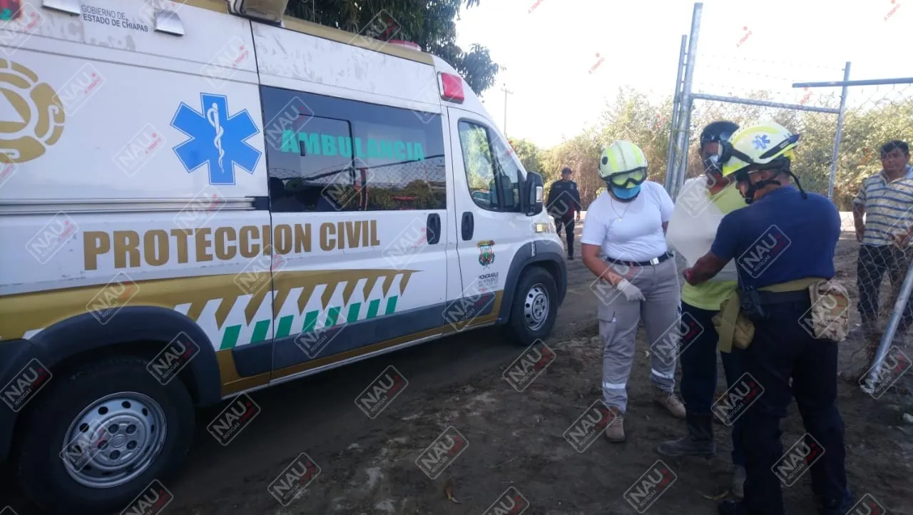 Dos lesionados al ser impactados por un vehículo