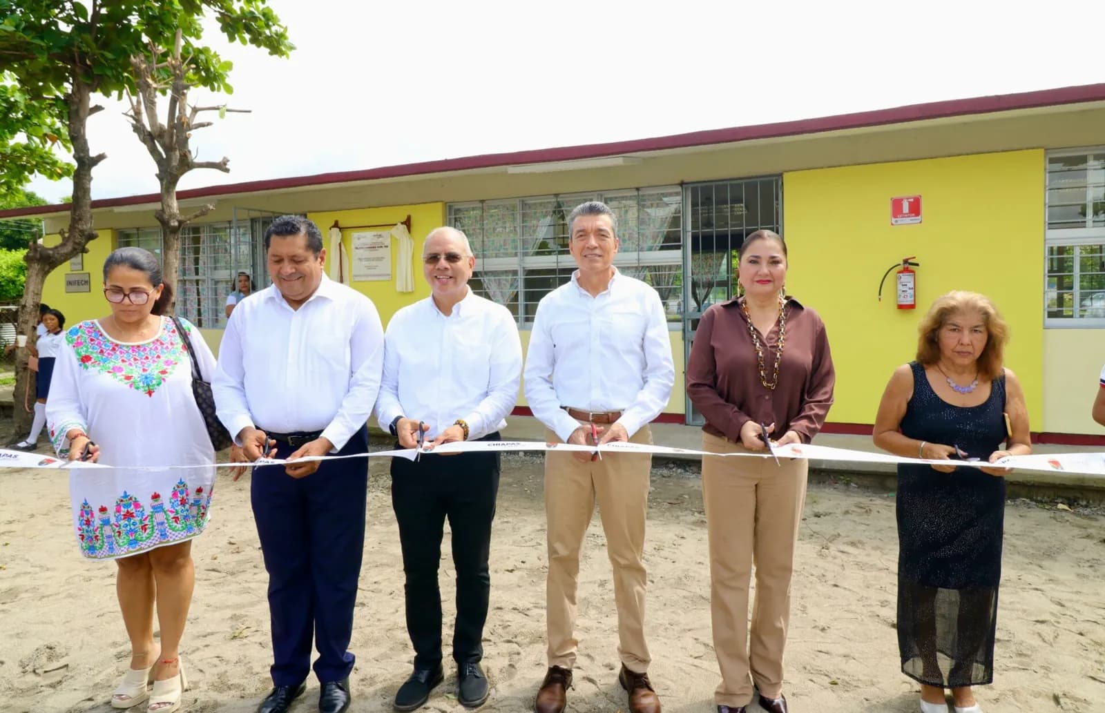 Tras años de abandono, Rutilio Escandón moderniza la Telesecundaria No. 786 “Quetzalcóatl”, de Tapachula