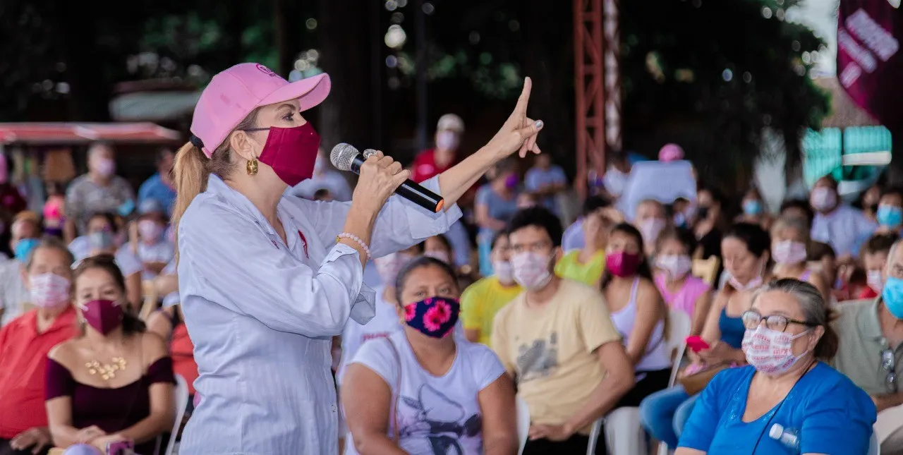 Multitudinarias Muestras De Apoyo A Rosy Urbina