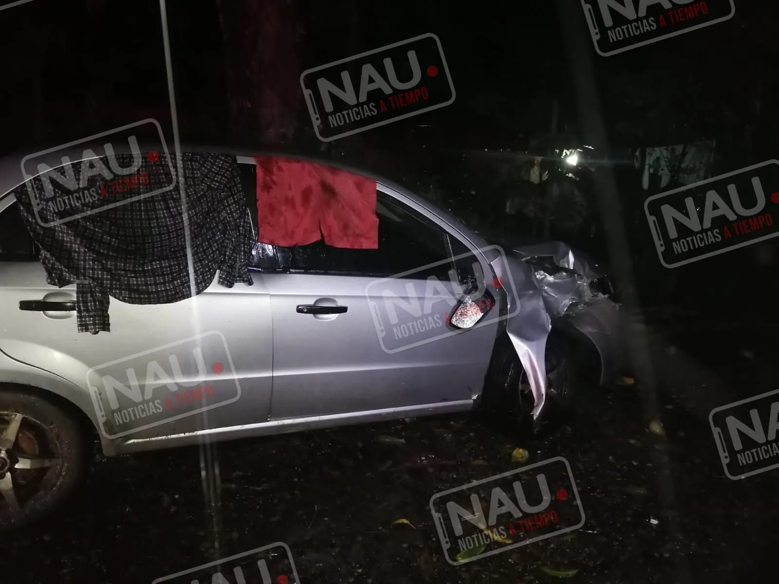 Militantes del PT se accidentan en la Carretera Costera a la altura de PIJIJIAPAN