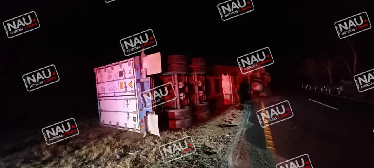 Tráiler atropella a una persona en MAPASTEPEC.