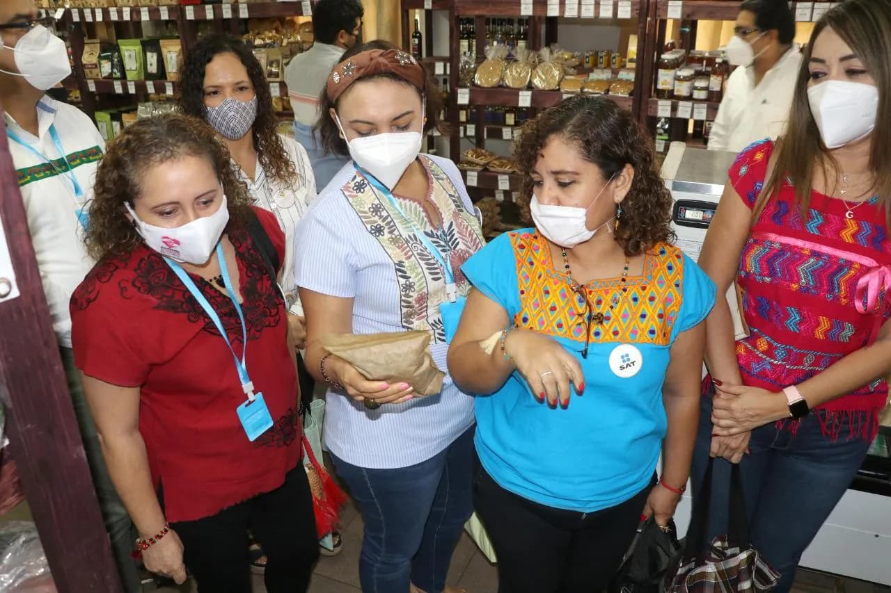 Participa Voluntariado FGE en Tianguis Orgánico de Corazón