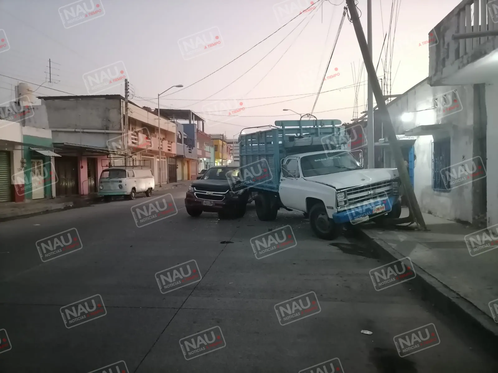 Se impactó por alcance contra camión de tres toneladas