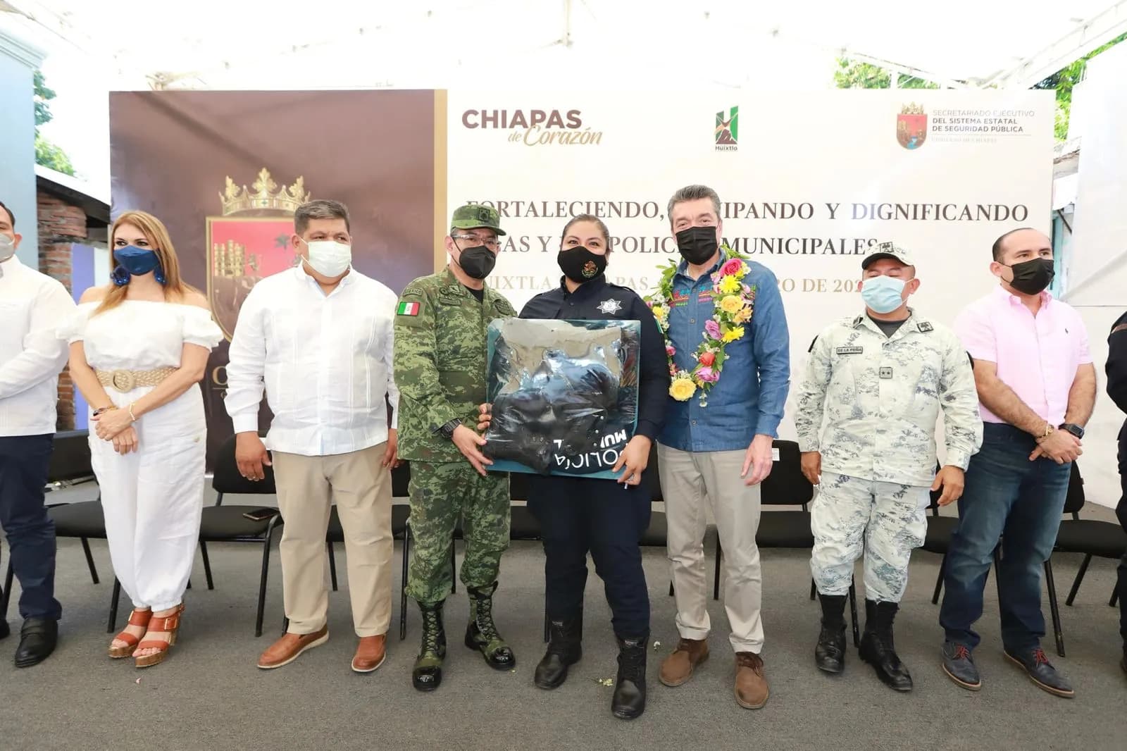 Junto a AMLO, sumamos esfuerzos y economías para dignificar a las y los policías de Chiapas: Rutilio Escandón