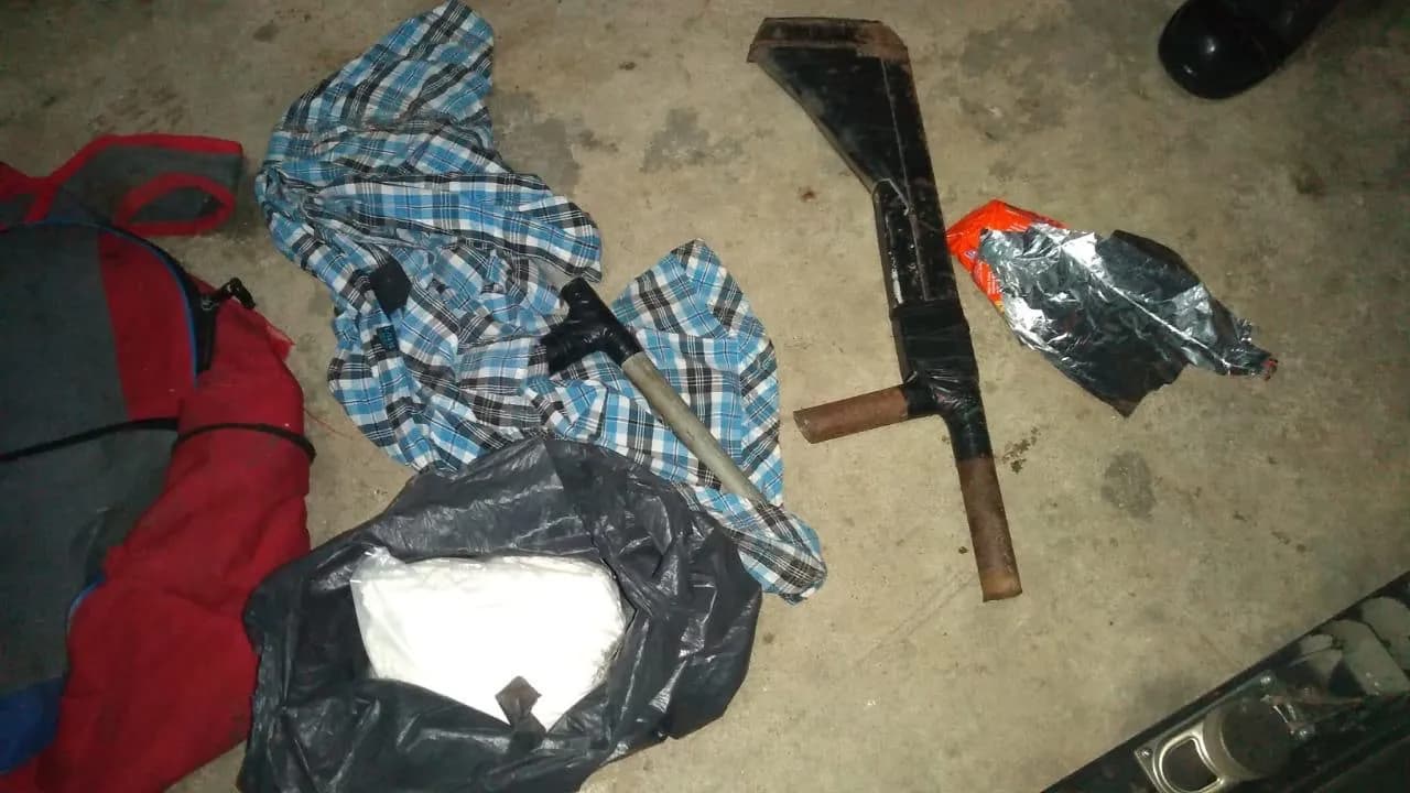 Durante cateo, FGE asegura droga en Huixtla