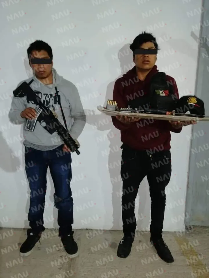 Policía Municipal y Estatal Preventiva detienen a dos sujetos con carabina R15 y más de 120 cartuchos útiles en SCLC
