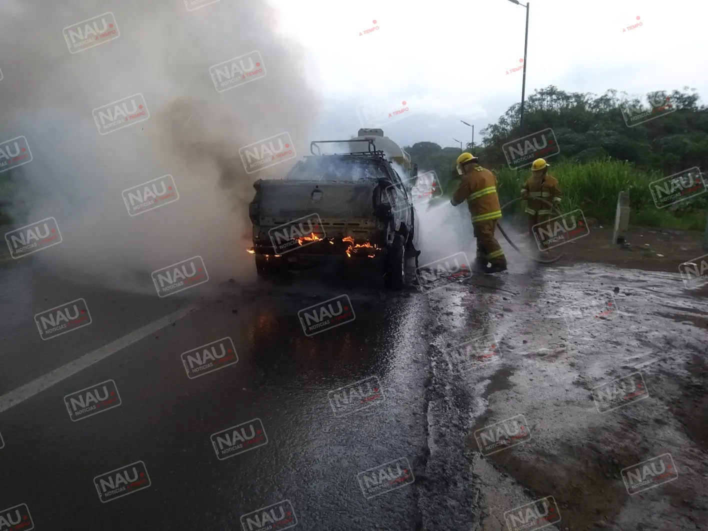 En cenizas terminan Ram 700 al incendiarse
