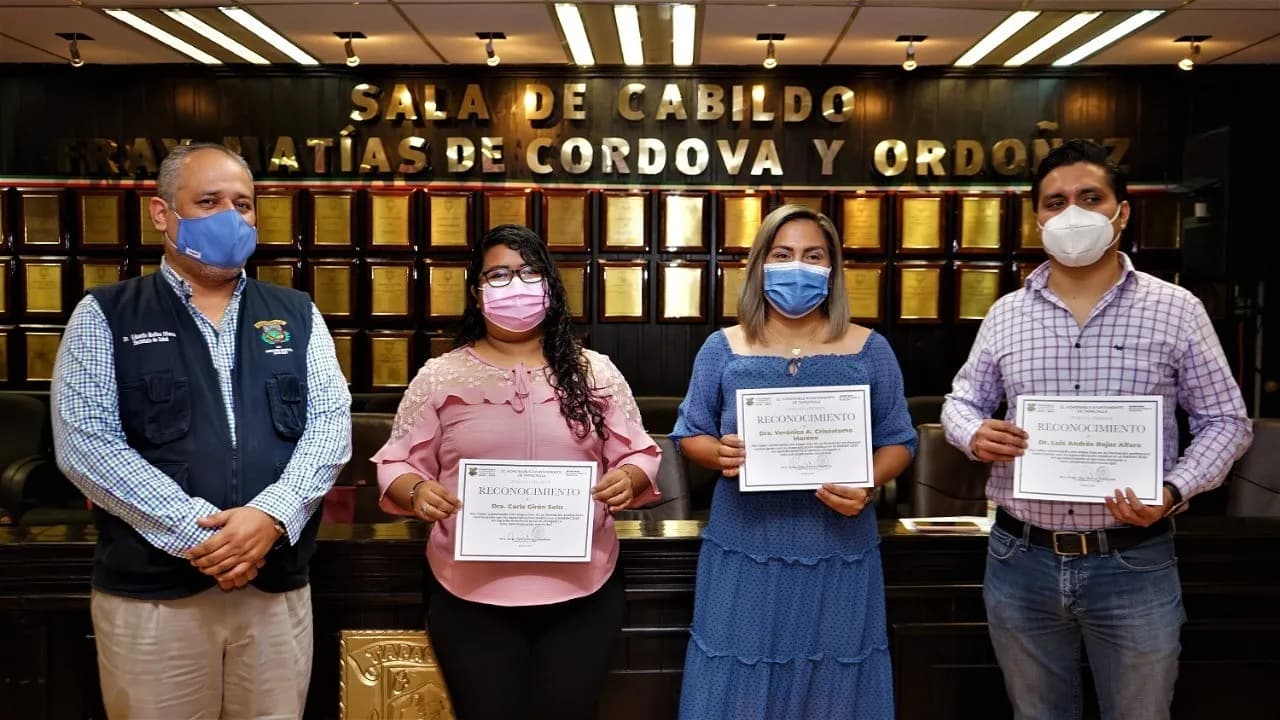 AYUNTAMIENTO RECONOCE A INTEGRANTES DEL SERVICIO MÉDICO MUNICIPAL QUE APROBARON EL ENARM 2020