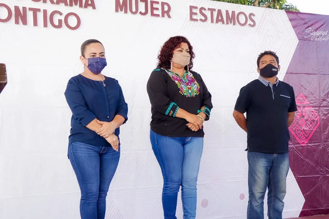 LLEVAN PROGRAMA “MUJER, ESTAMOS CONTIGO” A VIVA MÉXICO