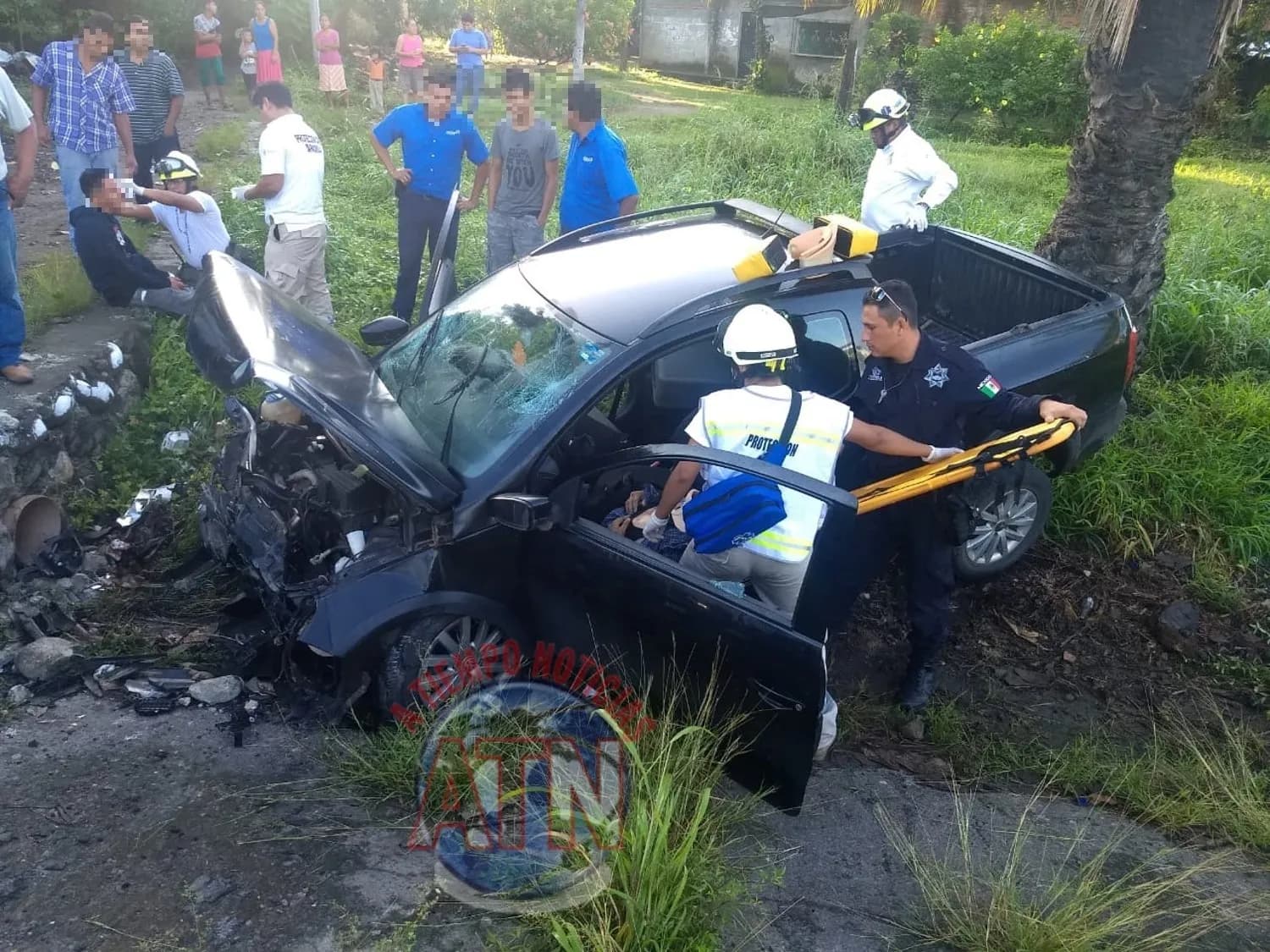 Se salieron de carretera y quedaron atrapados