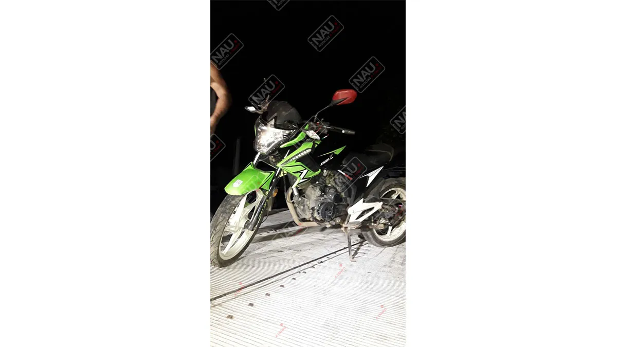 Abandonan Motocicleta tras robo de un celular
