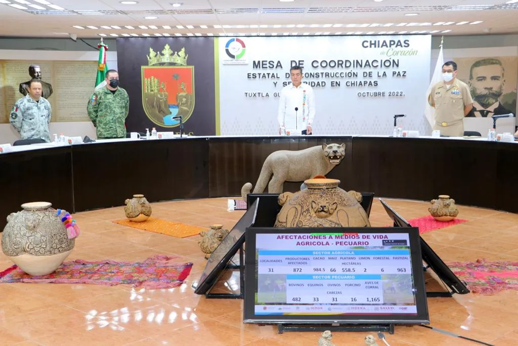 Agradece Rutilio Escandón apoyo de las Fuerzas Armadas y autoridades a la población damnificada