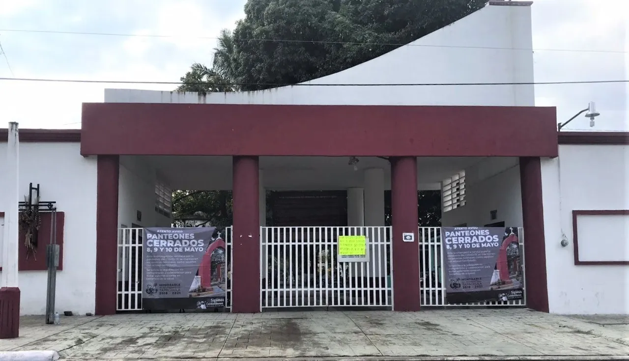 SE CIERRAN LOS PANTEONES DE TAPACHULA