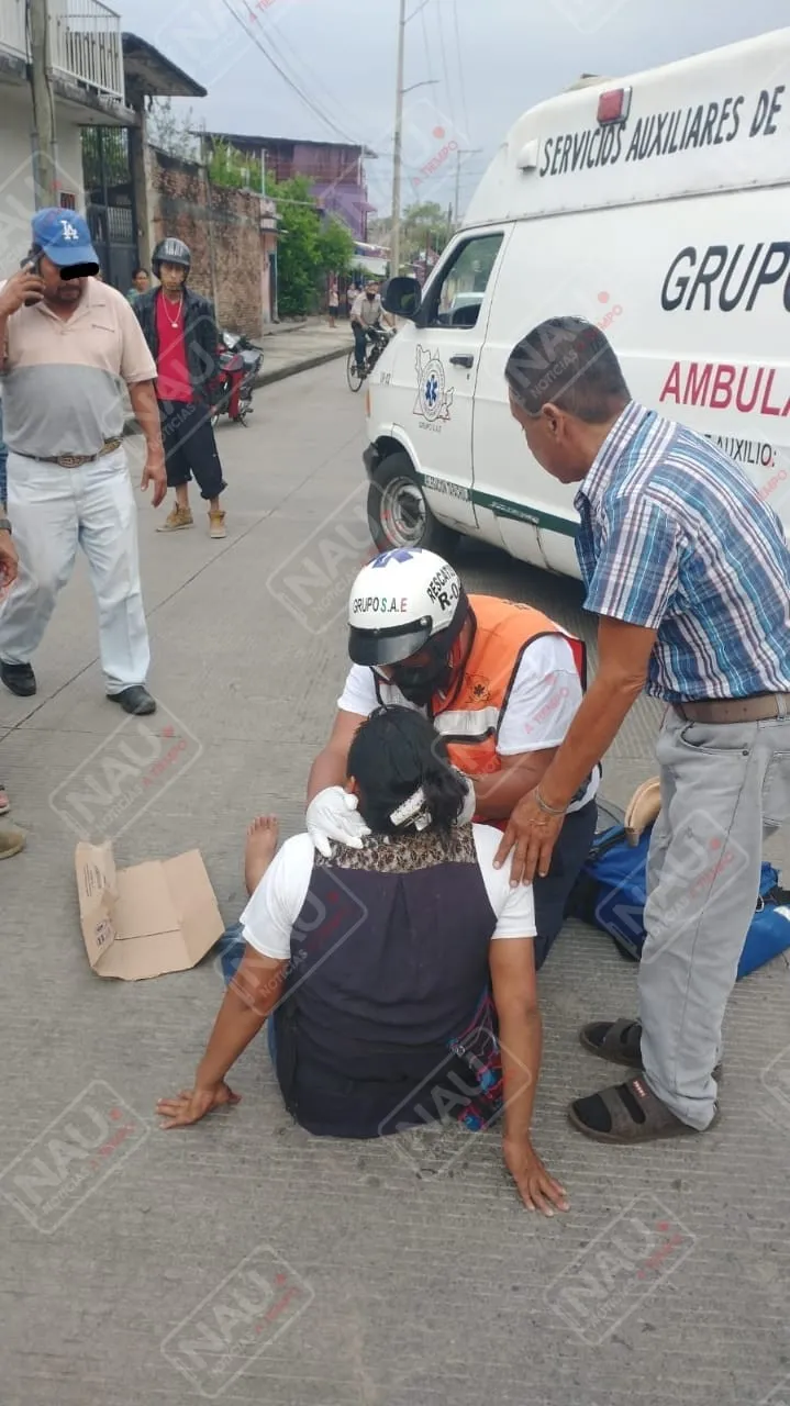 Dos personas que viajaban en una bicicleta resultaron lesionados
