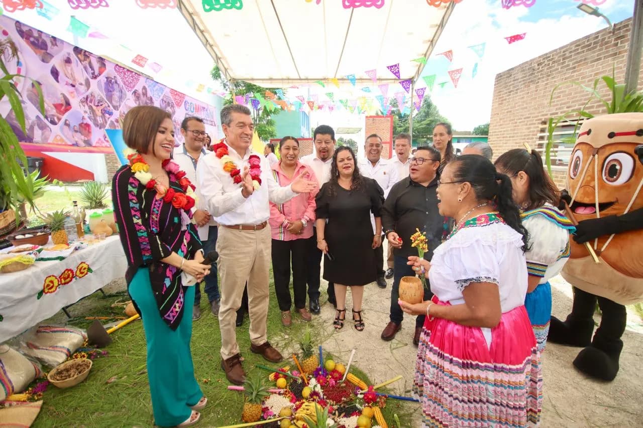 Rutilio Escandón entrega ayudas técnicas para personas con discapacidad, en la Meseta Comiteca Tojolabal