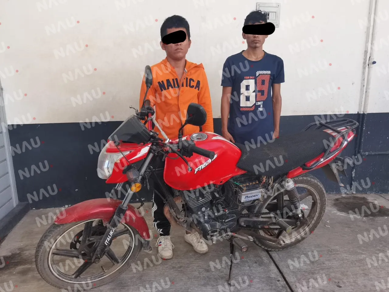 Detienen a dos sujetos con marihuana y arma de fuego