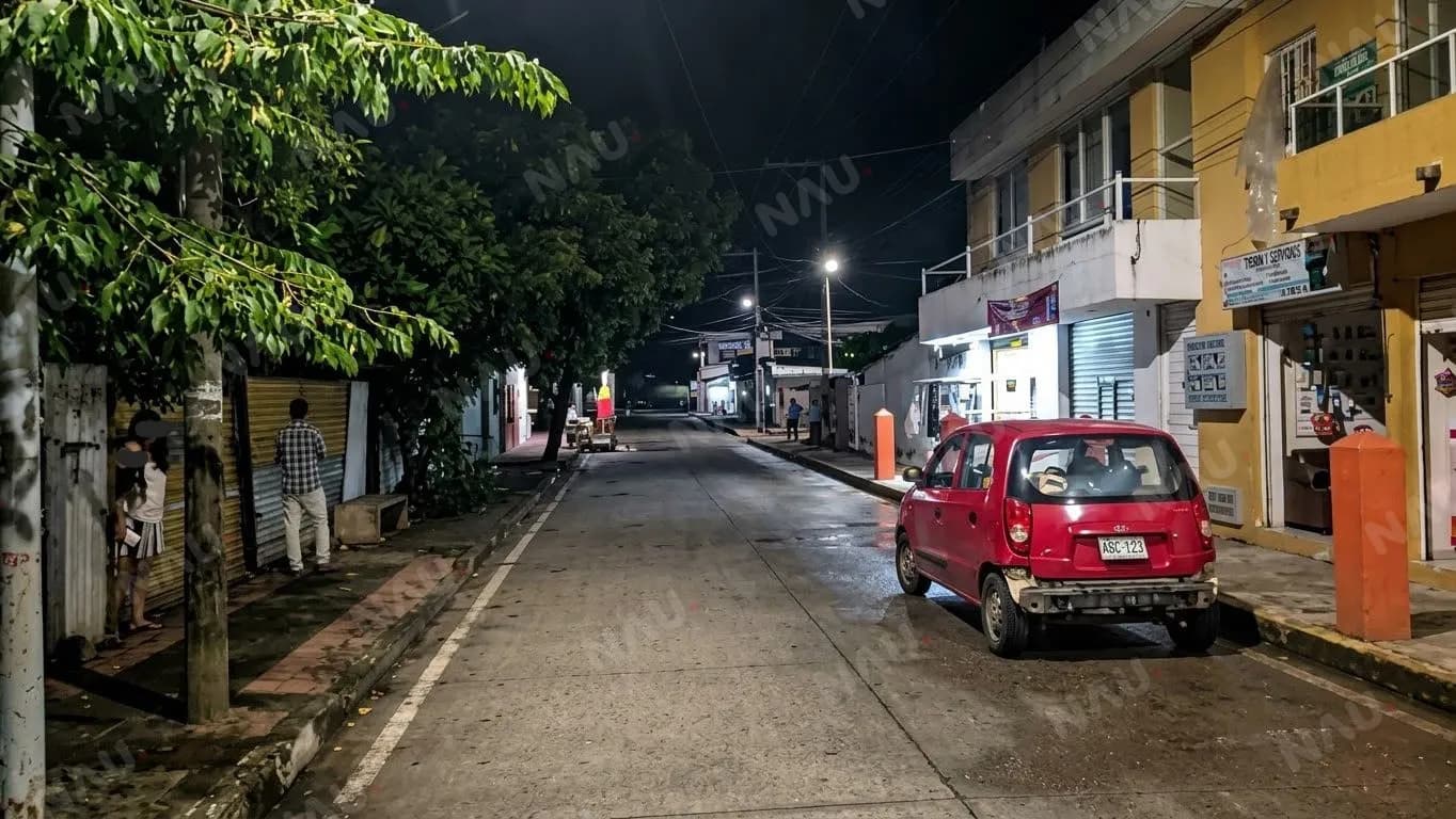 Detienen a dos hombres armados tras reporte de intento de asalto en Colinas del Rey