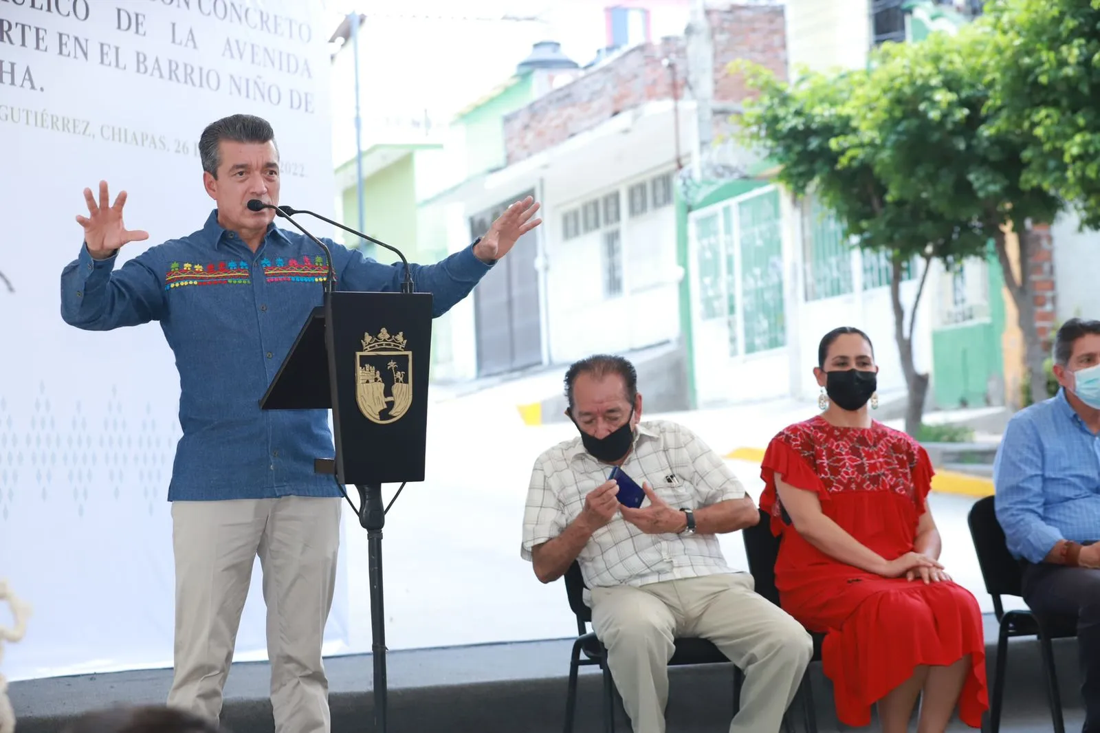 En Tuxtla Gutiérrez, Rutilio Escandón inaugura pavimentación de calles en el Barrio Niño de Atocha