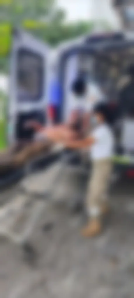 Trabajador sobrevive tras clavarse un machete en el pecho por accidente en Tapachula