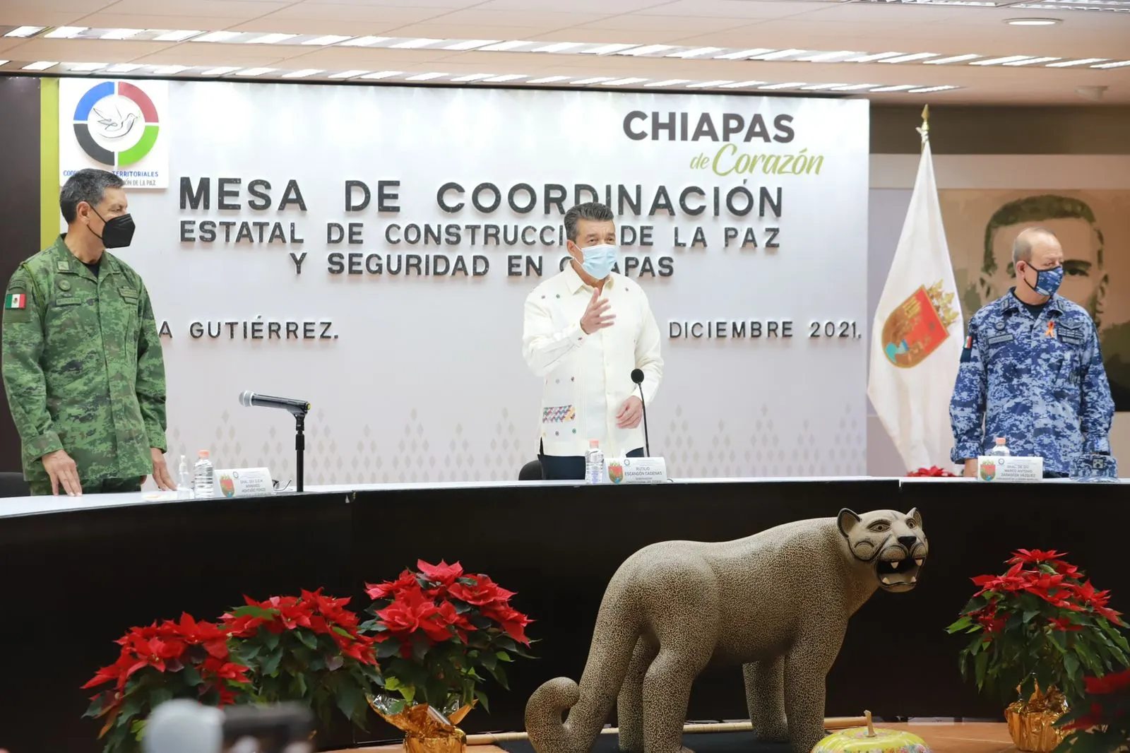 Presenta Rutilio Escandón al nuevo comandante de la VII Región Militar, Armando Montaño Ponce