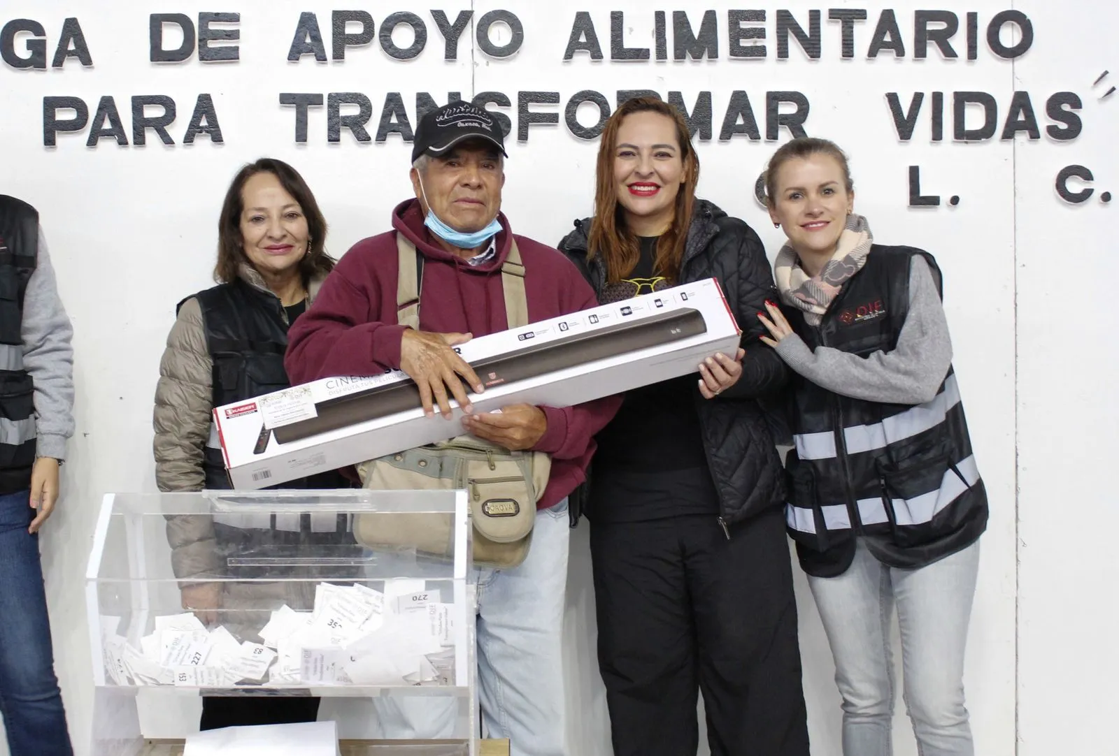 Reconoce Gobierno Municipal el compromiso y la responsabilidad de los padres de familia en San Cristóbal