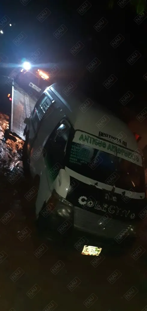 Combista Chocó contra un automóvil estacionado y se dio a la fuga