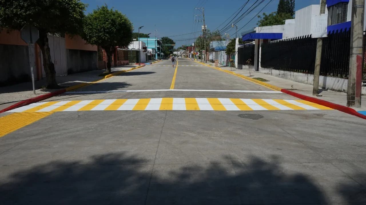 CON INVERSIÓN SUPERIOR A 40 MDP, SE PAVIMENTÓ LA 25ª CALLE ORIENTE-PONIENTE EN TAPACHULA