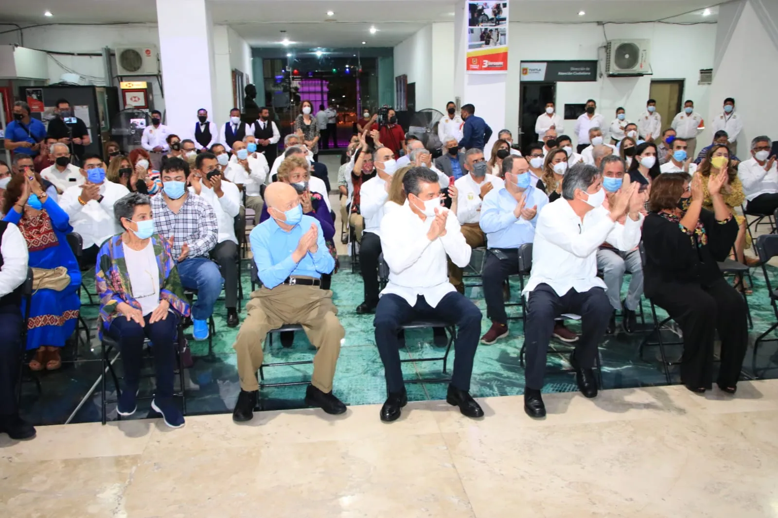 Entregan Medalla “Joaquín Miguel Gutiérrez” a Patrocinio González; atestigua Rutilio Escandón