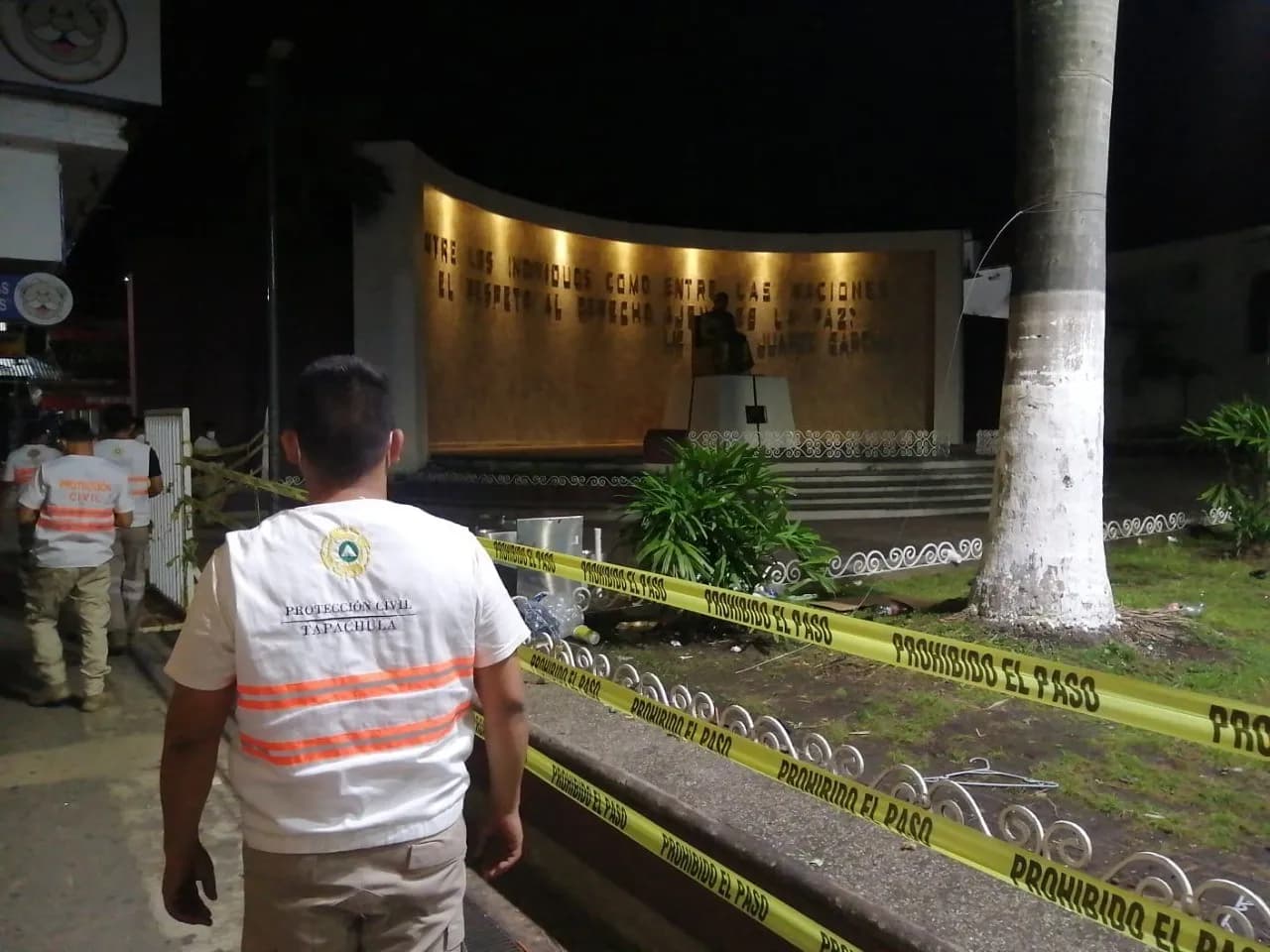 SE ACORDONAN PARQUES DEL CENTRO DE TAPACHULA PARA EVITAR CONTAGIOS DE COVID-19