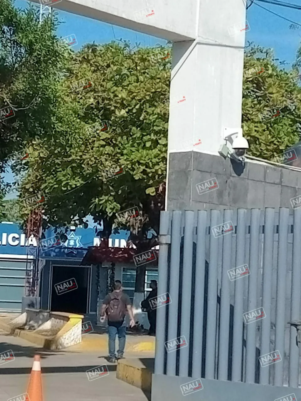 Aseguran tres elementos de la Policía Municipal.