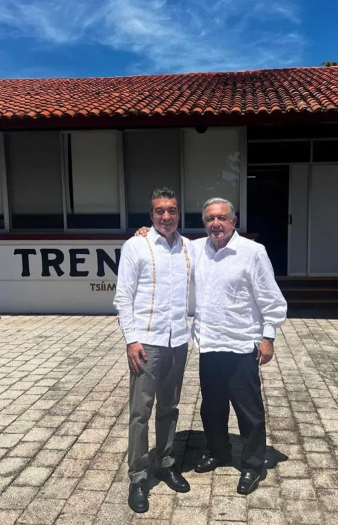 Rutilio Escandón acompaña al presidente AMLO a reunión de seguimiento al Tramo 1 del Tren Maya