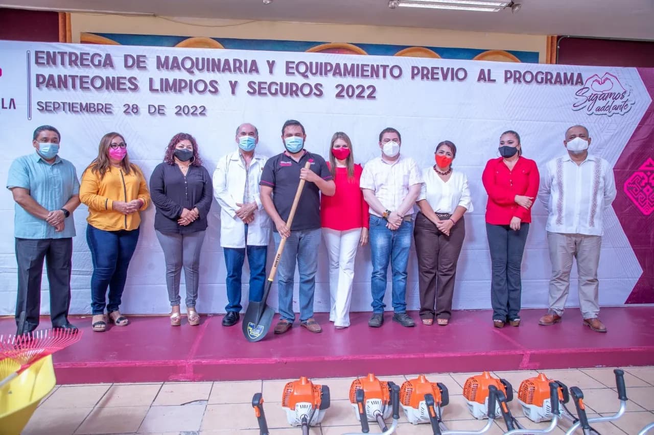 ENTREGA ROSY URBINA EQUIPO PARA EL PROGRAMA OPERATIVO “PANTEONES LIMPIOS Y SEGUROS”
