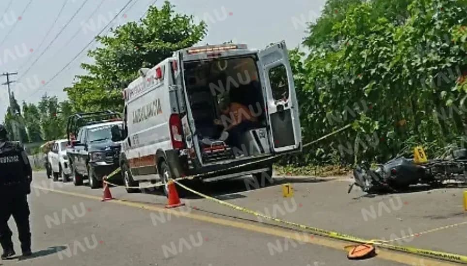 Motociclista fallece tras estrellarse contra un poste de luz en Tuxtla Chico