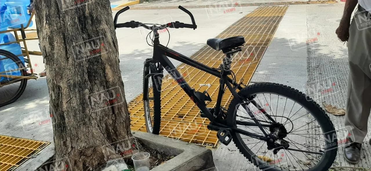 Ciclista lesionado al ser chocado por un vehículo