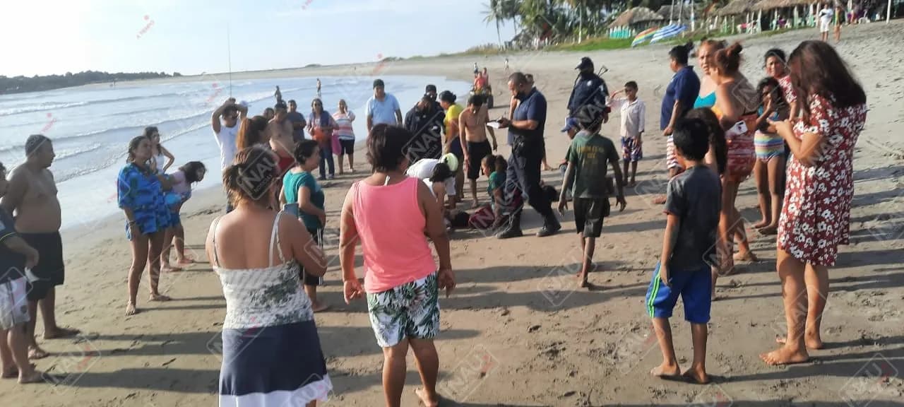 Ola jala a dos menores que jugaban a la orilla de la playa San Benito