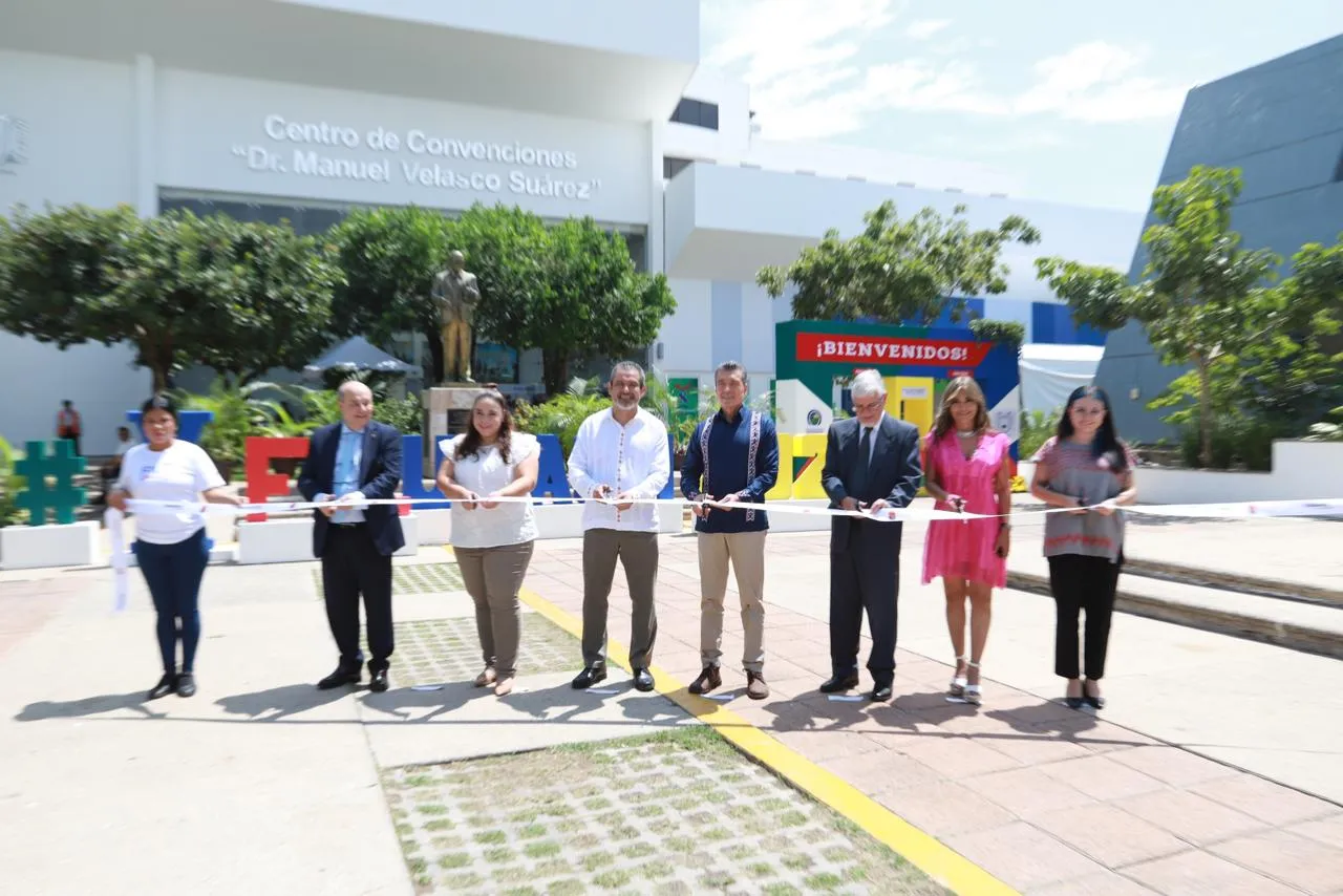Rutilio Escandón inaugura 10ª Feria Internacional del Libro de la Universidad Autónoma de Chiapas