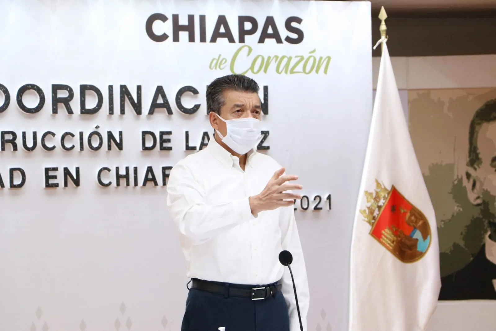 Vacunarse contra el COVID-19, la mejor manera de proteger la salud y vida: Rutilio Escandón
