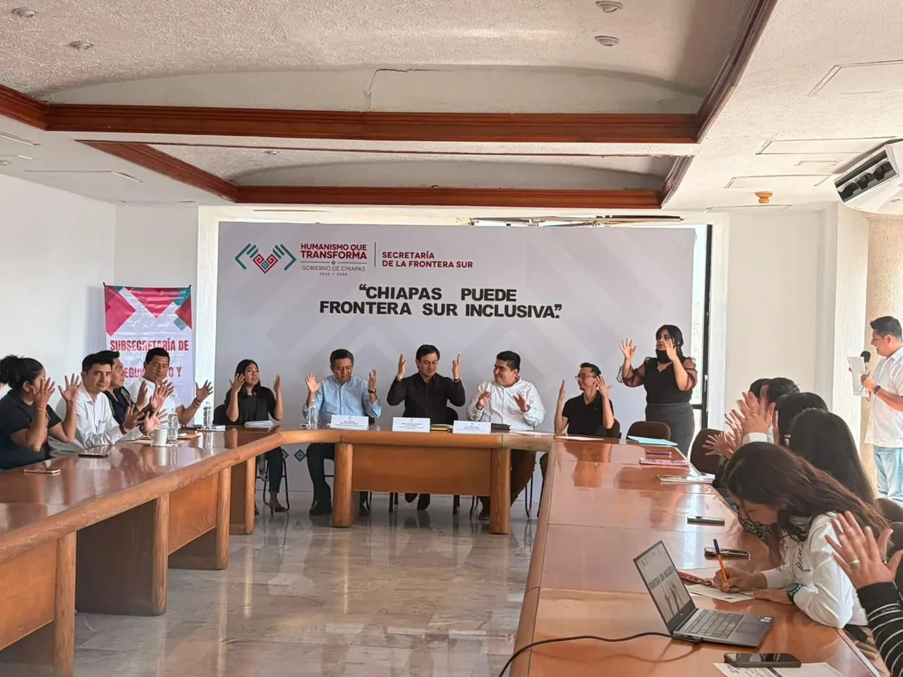 Frontera Sur Inclusiva: Carlos Siles articula en territorio la política humanista de Eduardo Ramírez