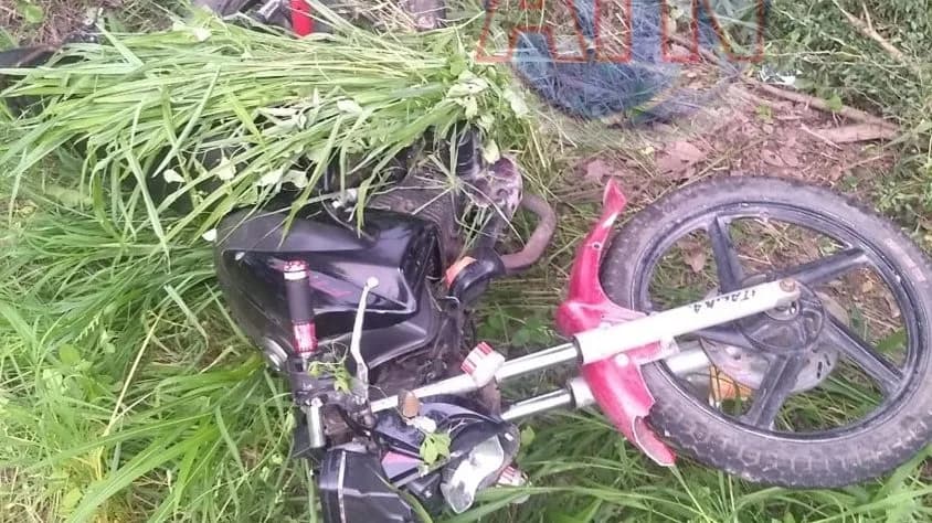 Una mujer derrapó de una motocicleta