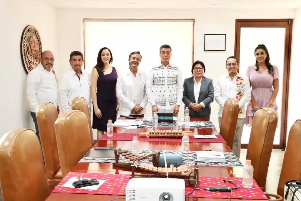 Se reúne Rutilio Escandón con el director general de Carreteras de la SICT, Salvador Fernández
