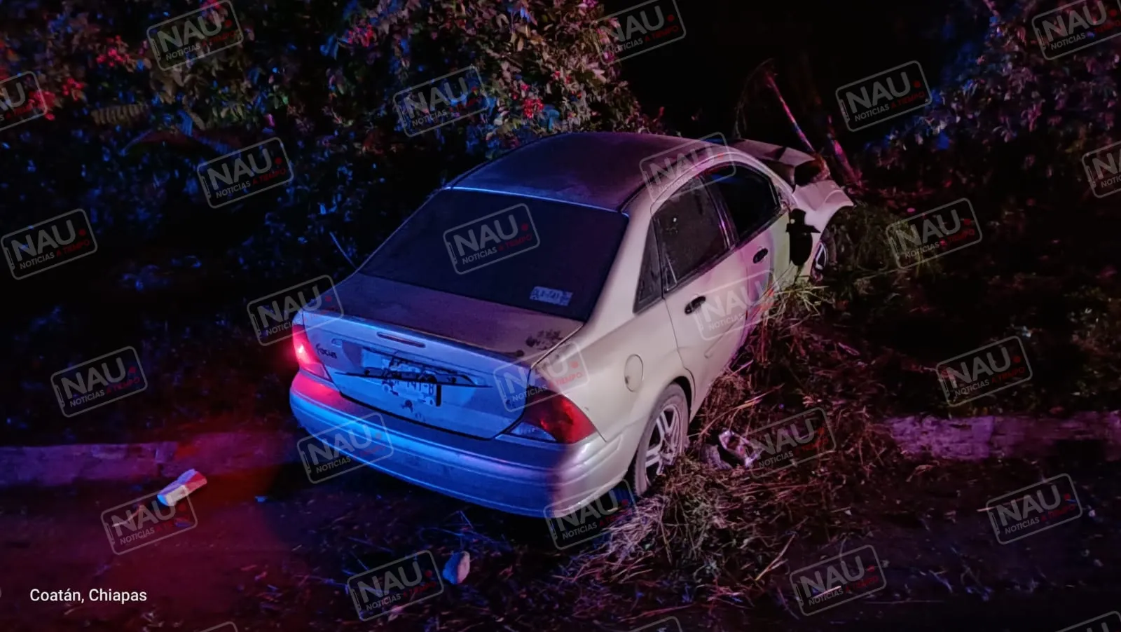 Abandonan dos vehículos chocados en la carretera Tapachula – Puerto Madero
