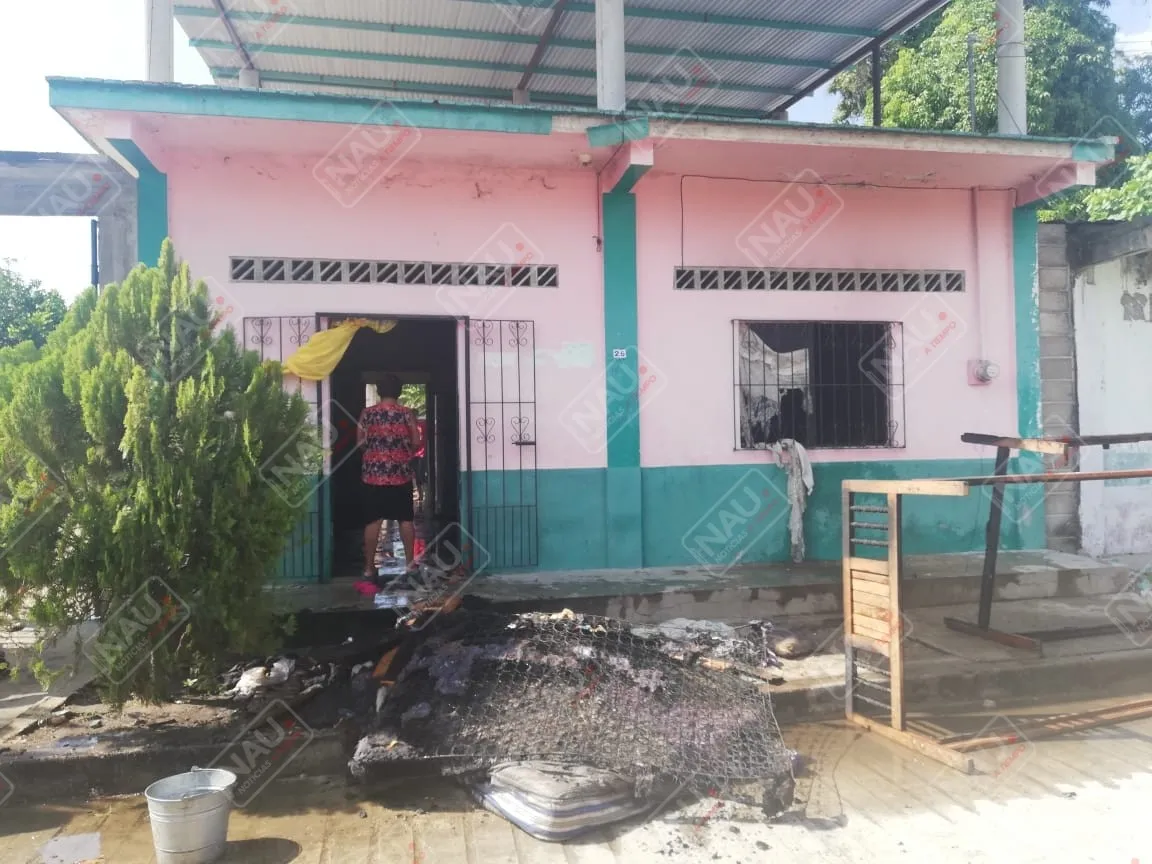 Menores de edad ocasionan incendio de una casa en Mapastepec