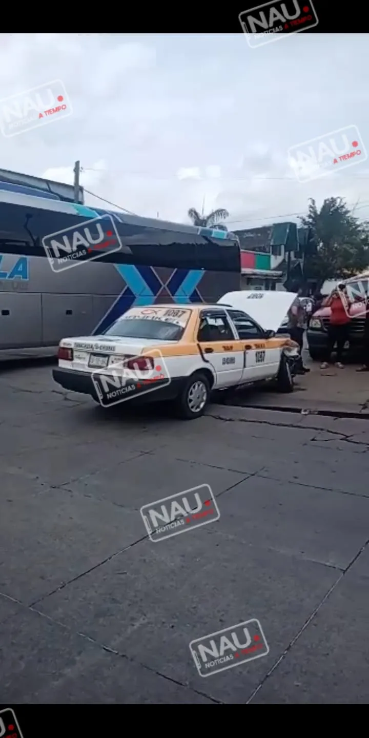 4 lesionados deja accidente.