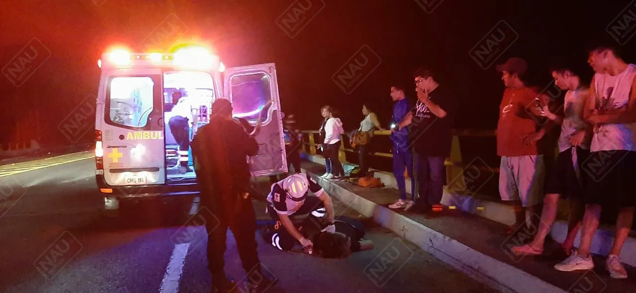 Entre la vida y la muerte luego de ser atropellada en el Puente Cahoacán