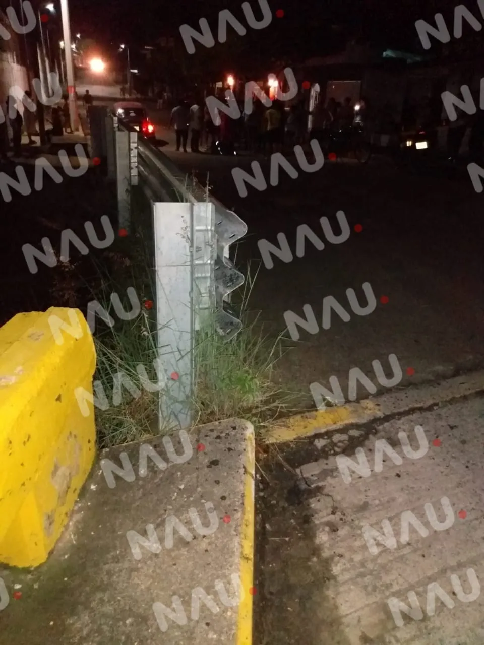 Se destrozó la rodilla al estrellarse contra barra metálica